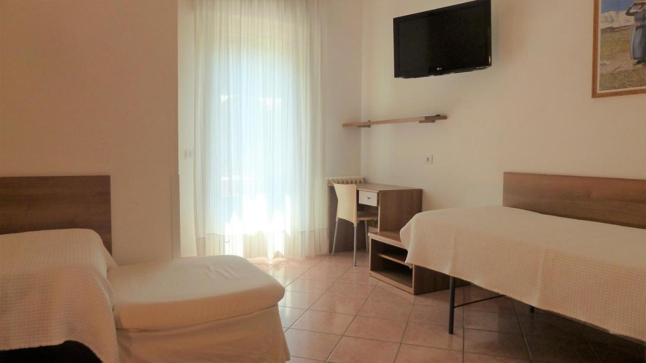 Hotel Baitone - Nature Village Мальчезине Номер фото